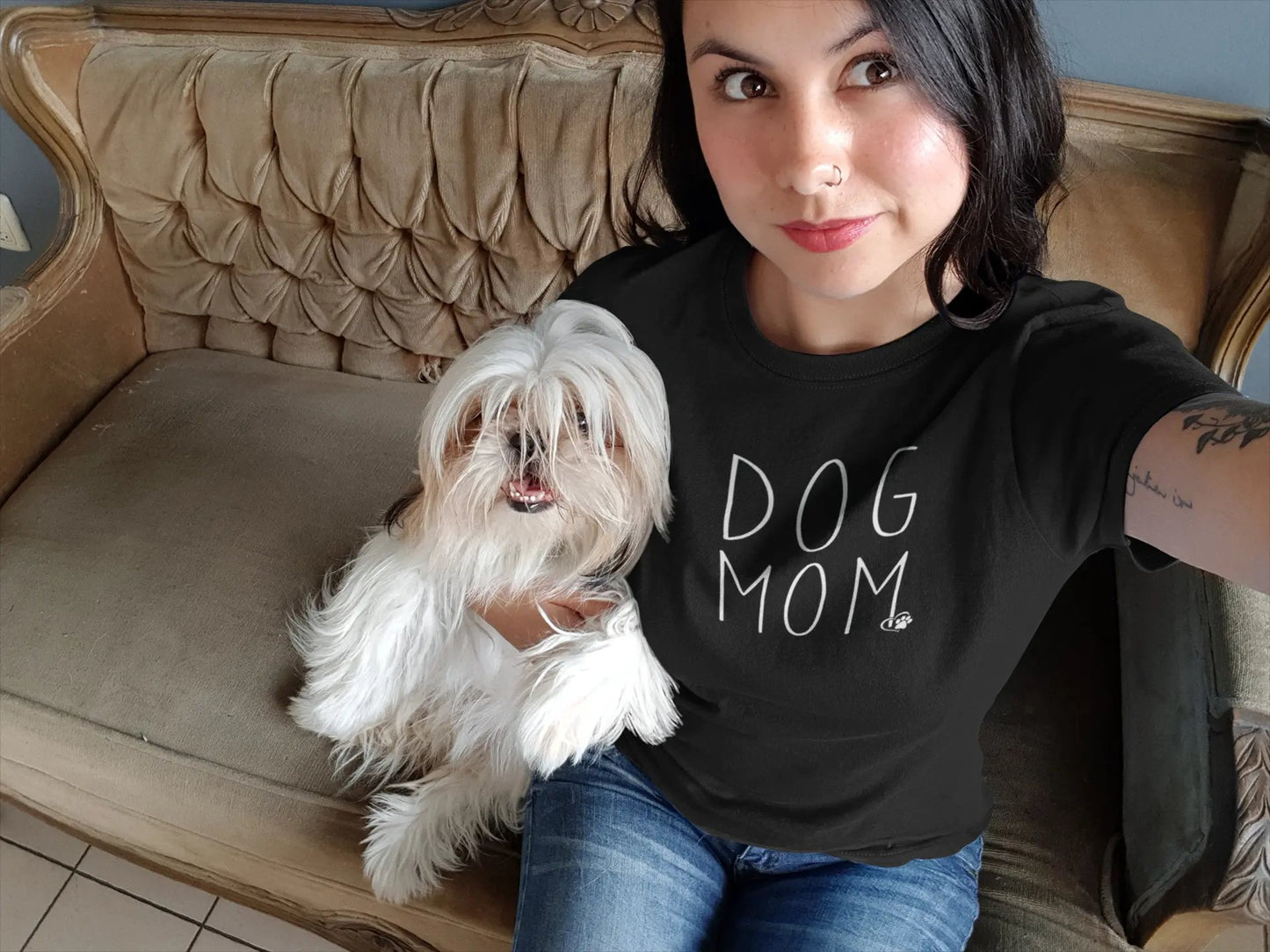 Dog Mom - Donkey Tees T-shirt